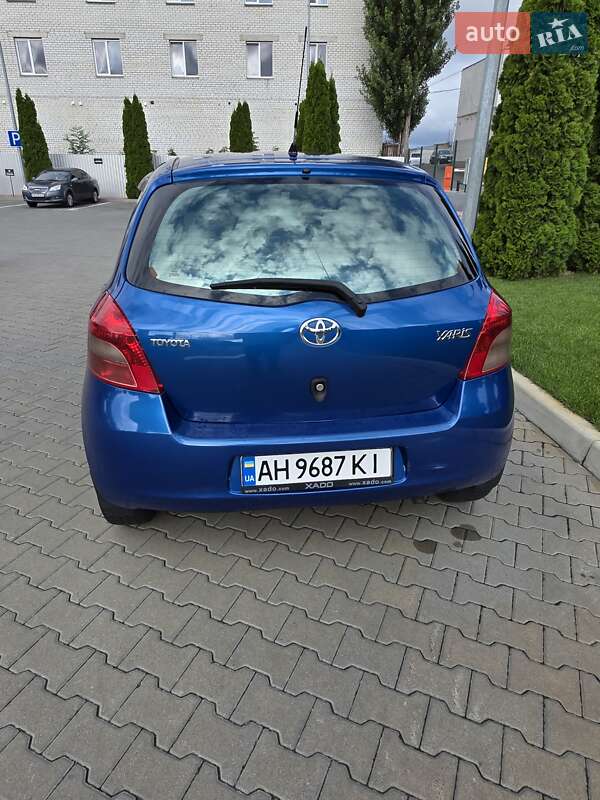 Хетчбек Toyota Yaris 2006 в Києві
