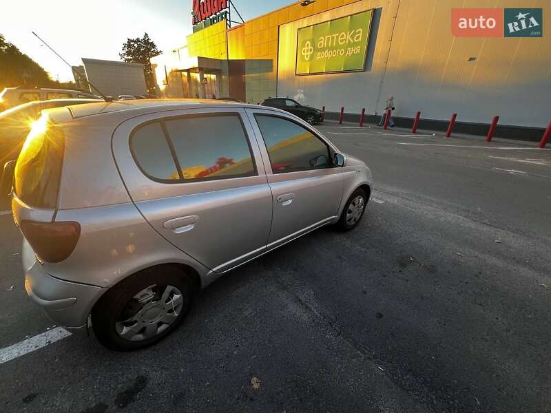 Хэтчбек Toyota Yaris 2005 в Львове