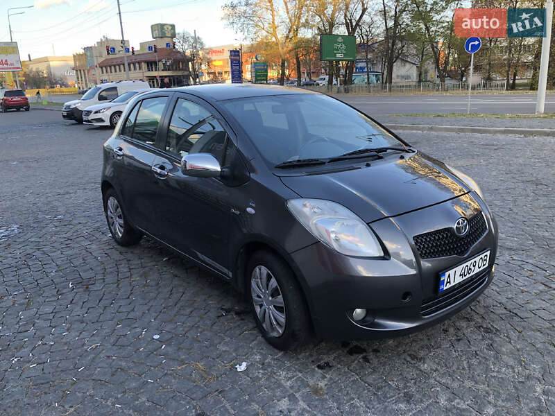 Хетчбек Toyota Yaris 2008 в Києві