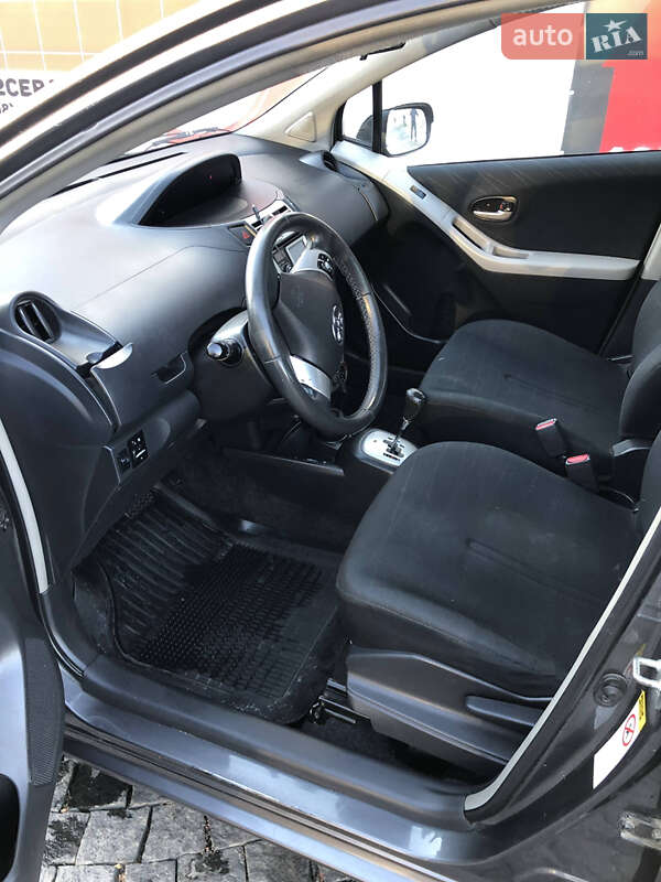 Хетчбек Toyota Yaris 2008 в Києві