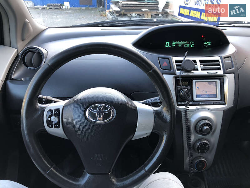 Хетчбек Toyota Yaris 2008 в Києві