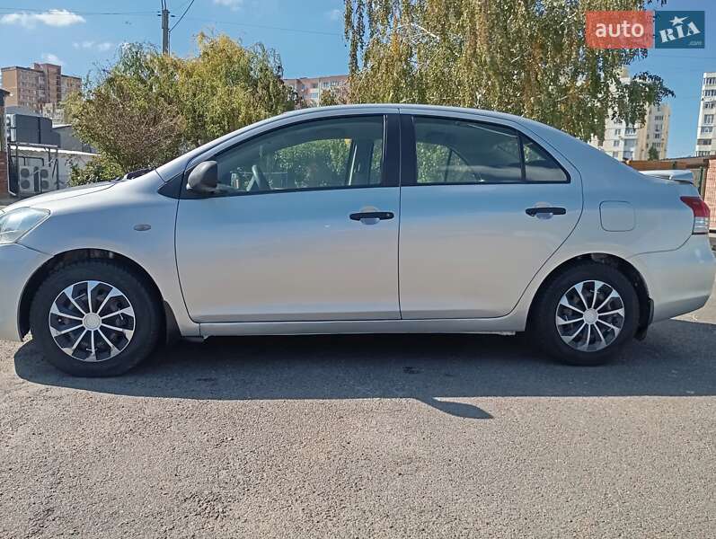Седан Toyota Yaris 2007 в Одесі