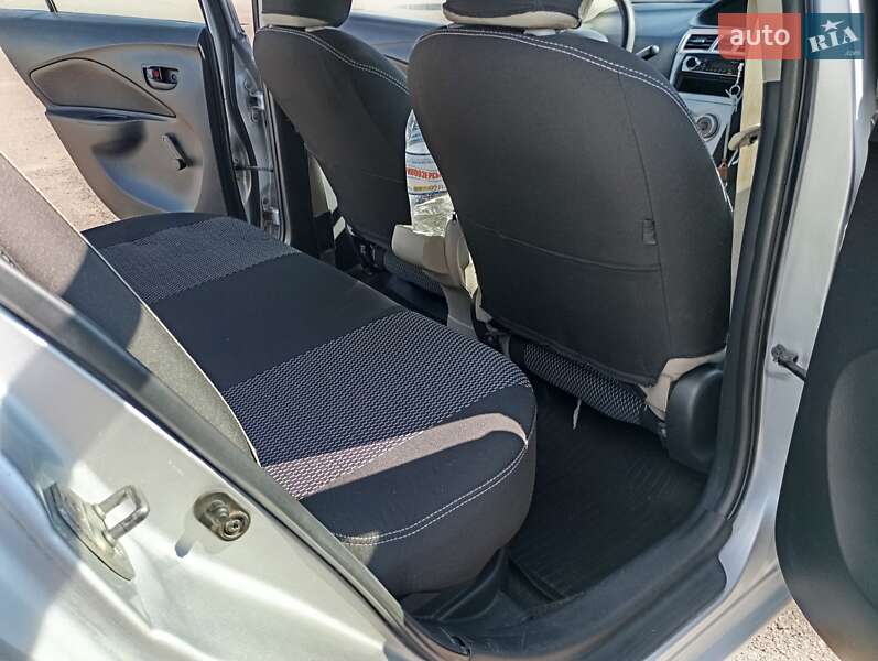 Седан Toyota Yaris 2007 в Одесі