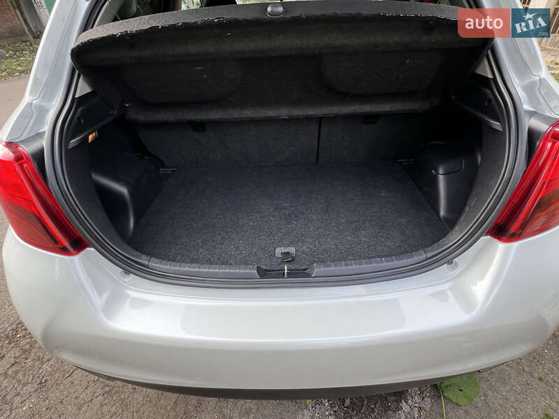 Хетчбек Toyota Yaris 2016 в Одесі