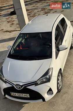 Хетчбек Toyota Yaris 2015 в Києві