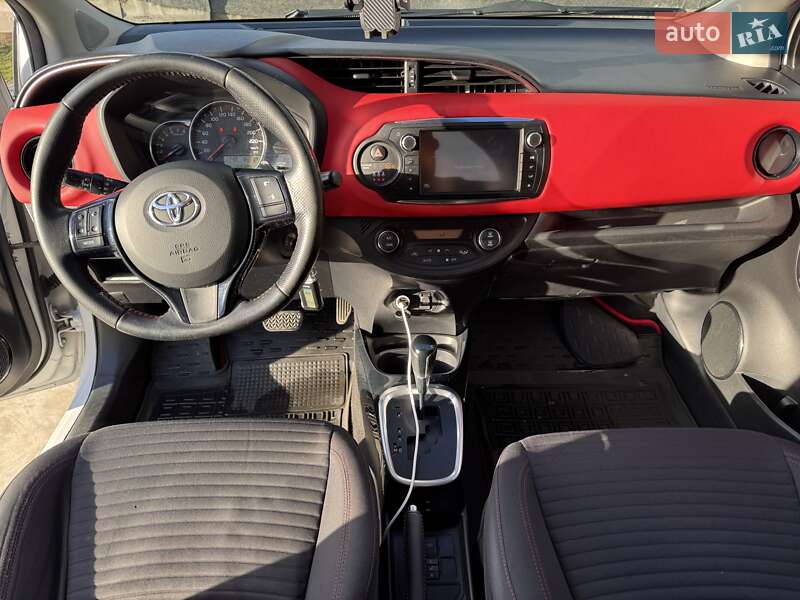 Хэтчбек Toyota Yaris 2015 в Киеве фото 22 Хэтчбек Toyota Yaris 2015 в Киеве