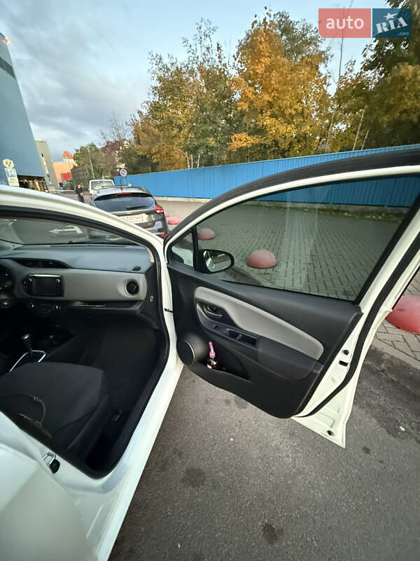 Хэтчбек Toyota Yaris 2014 в Киеве
