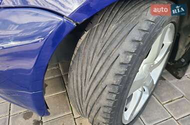 Хэтчбек Toyota Yaris 1999 в 