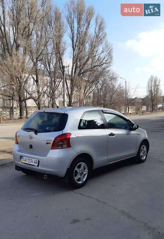 Хетчбек Toyota Yaris 2006 в Новомосковську фото 3 Хетчбек Toyota Yaris 2006 в Новомосковську