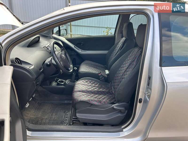Хетчбек Toyota Yaris 2006 в Новомосковську фото 5 Хетчбек Toyota Yaris 2006 в Новомосковську