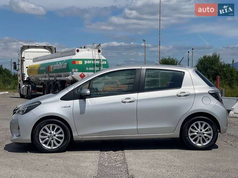 Хэтчбек Toyota Yaris 2012 в Ужгороде