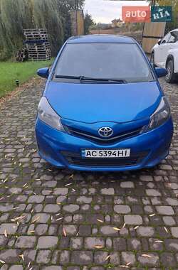 Хетчбек Toyota Yaris 2013 в Чернівцях