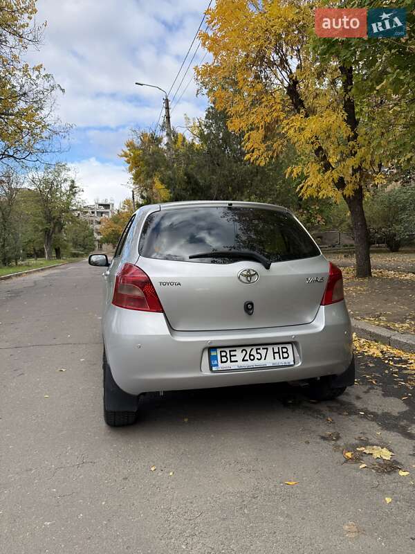 Хэтчбек Toyota Yaris 2006 в Николаеве