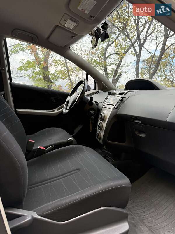 Хэтчбек Toyota Yaris 2006 в Николаеве