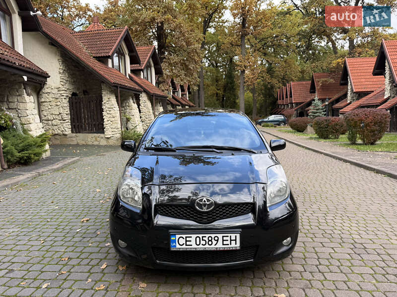 Хэтчбек Toyota Yaris 2006 в Львове