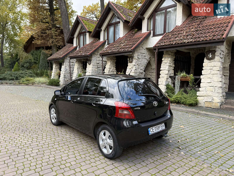 Хэтчбек Toyota Yaris 2006 в Львове