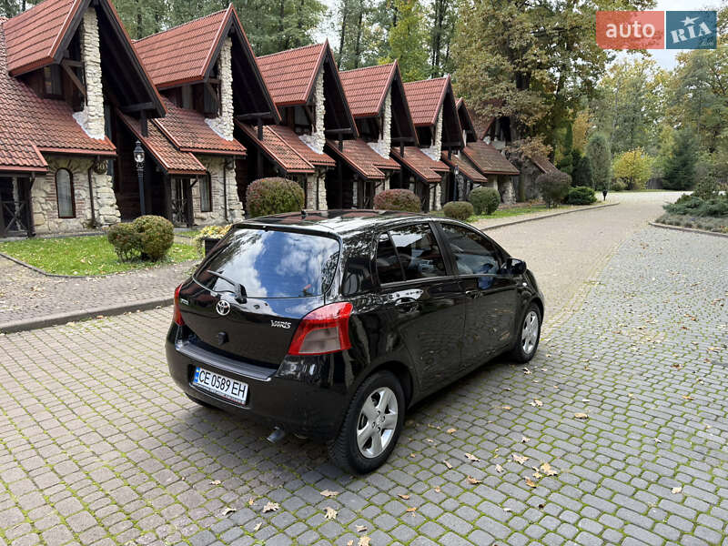 Хэтчбек Toyota Yaris 2006 в Львове