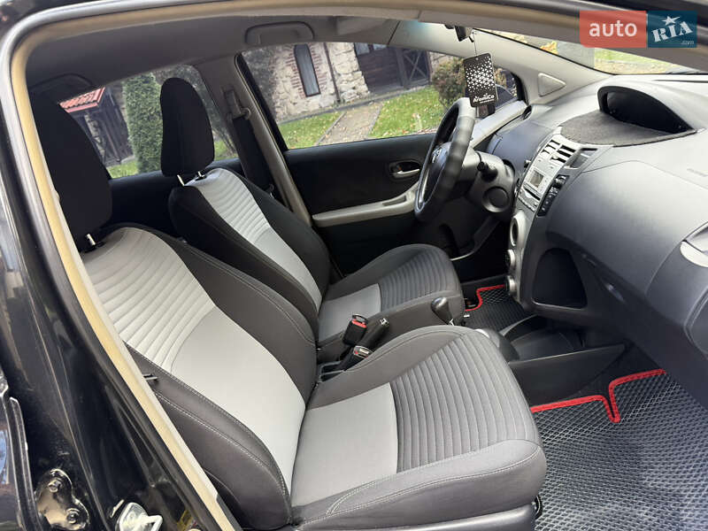 Хэтчбек Toyota Yaris 2006 в Львове