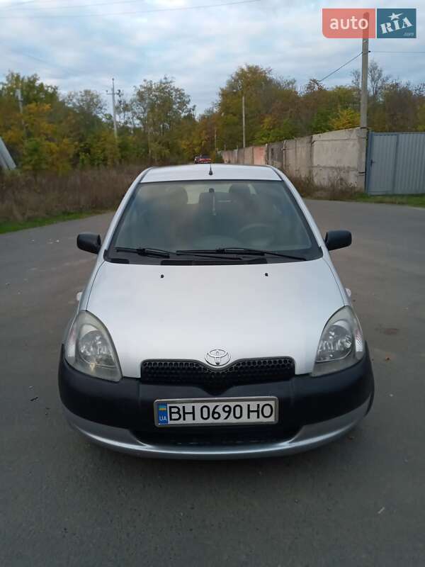 Хетчбек Toyota Yaris 2000 в Одесі