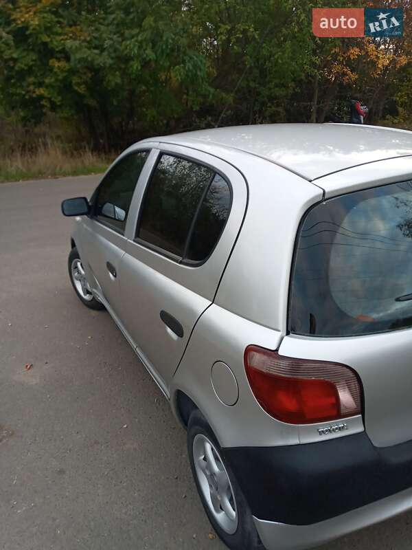Хетчбек Toyota Yaris 2000 в Одесі