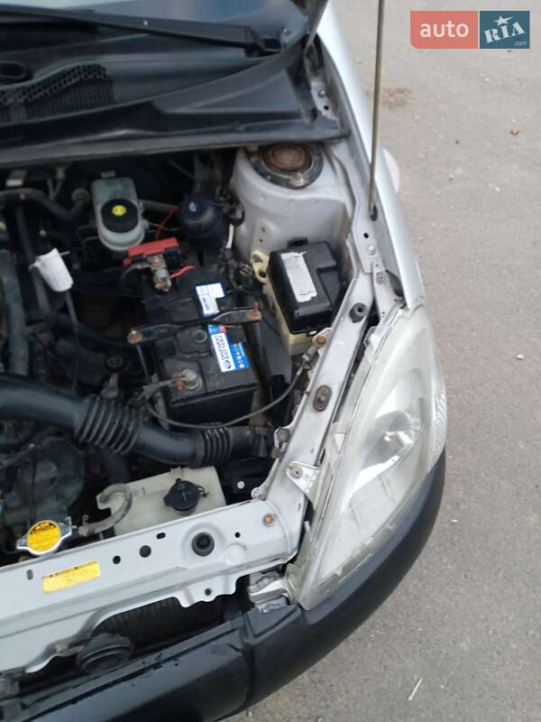 Хетчбек Toyota Yaris 2000 в Одесі