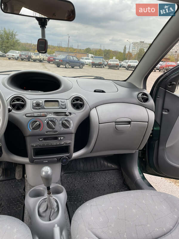 Хетчбек Toyota Yaris 1999 в Запоріжжі