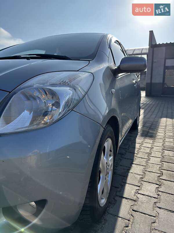 Хэтчбек Toyota Yaris 2007 в Николаеве