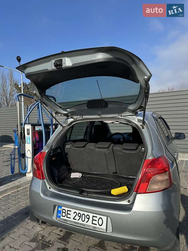 Хэтчбек Toyota Yaris 2007 в Николаеве
