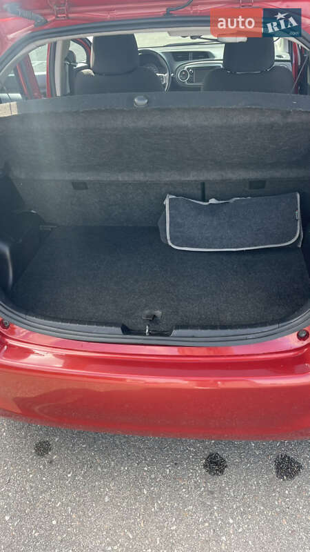 Хетчбек Toyota Yaris 2012 в Кропивницькому