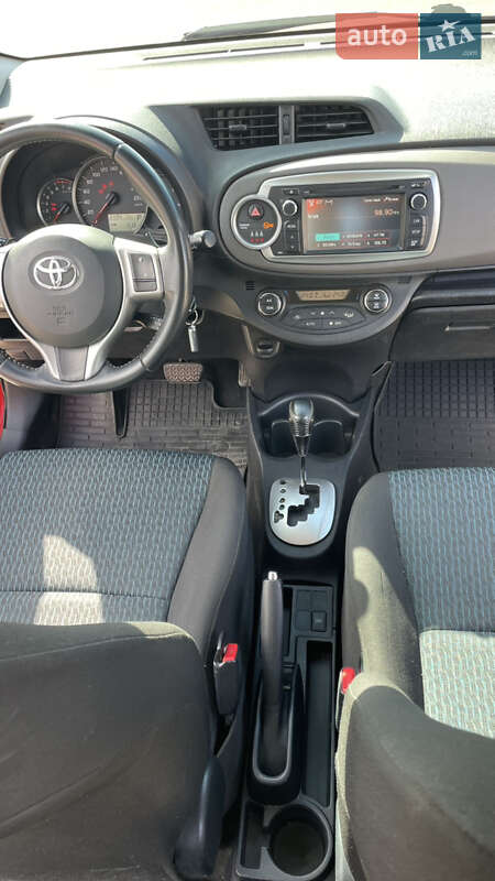Хетчбек Toyota Yaris 2012 в Кропивницькому