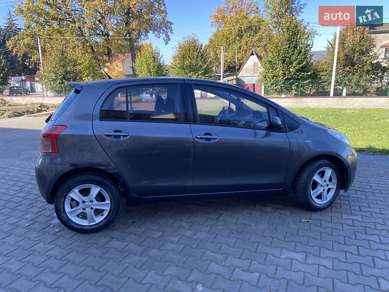 Хэтчбек Toyota Yaris 2008 в Луцке фото 5 Хэтчбек Toyota Yaris 2008 в Луцке