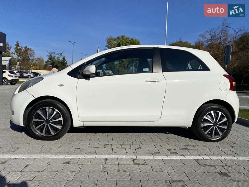 Хетчбек Toyota Yaris 2008 в Львові