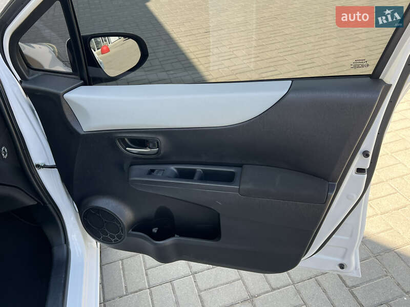 Хэтчбек Toyota Yaris 2014 в Житомире фото 23 Хэтчбек Toyota Yaris 2014 в Житомире