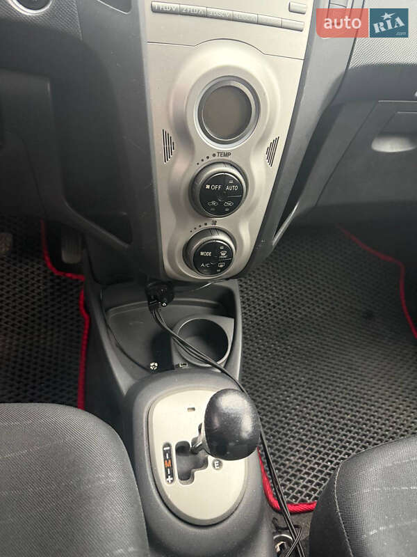Хетчбек Toyota Yaris 2006 в Львові