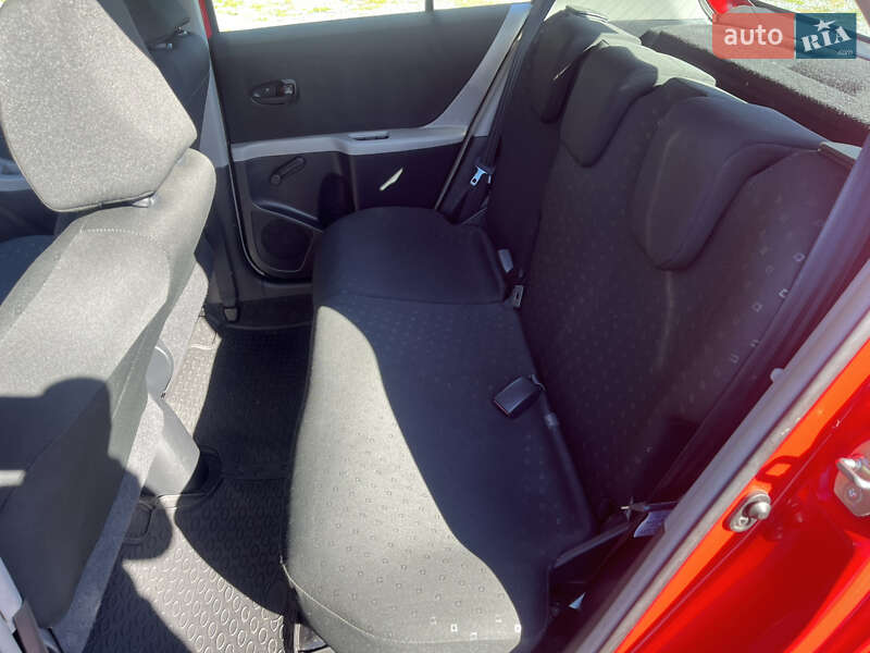 Седан Toyota Yaris 2007 в Львове