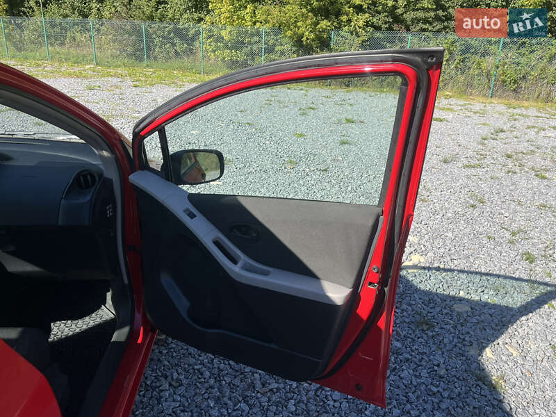 Седан Toyota Yaris 2007 в Львове