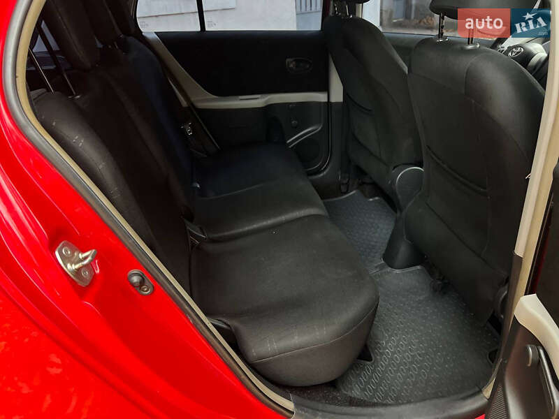 Хетчбек Toyota Yaris 2006 в Одесі