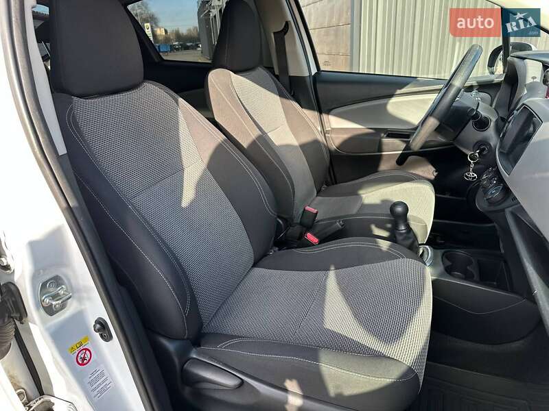 Хэтчбек Toyota Yaris 2018 в Киеве