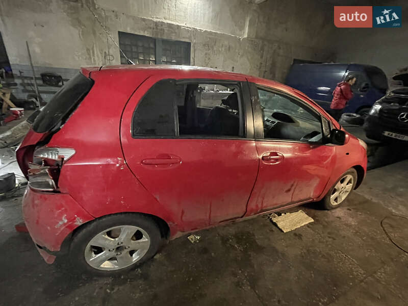 Хэтчбек Toyota Yaris 2008 в Киеве
