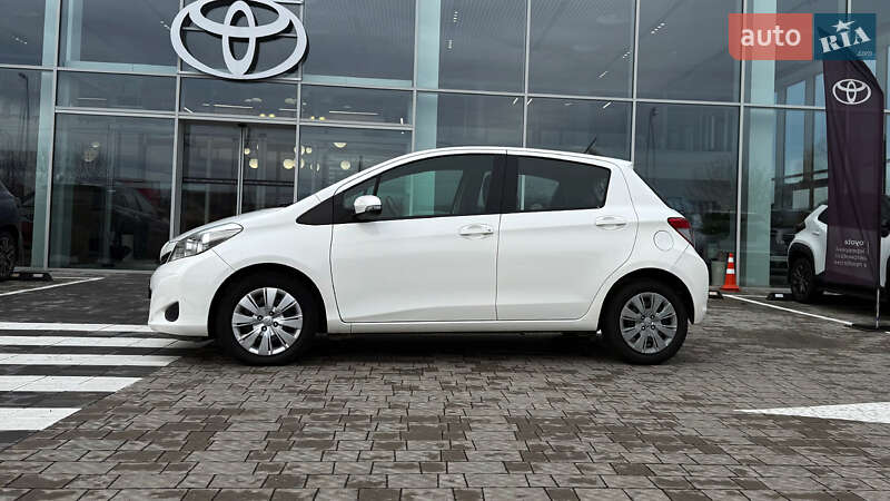 Хэтчбек Toyota Yaris 2012 в Ровно