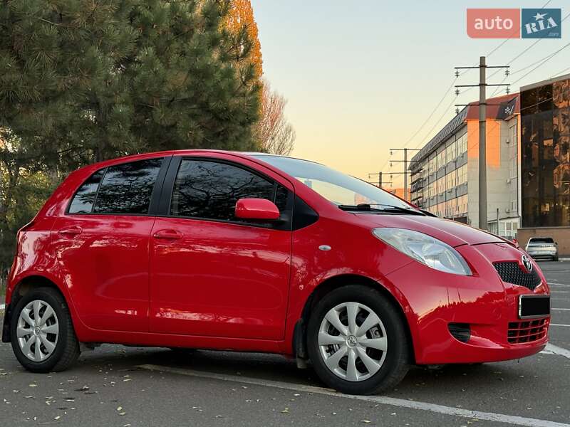 Хэтчбек Toyota Yaris 2008 в Одессе