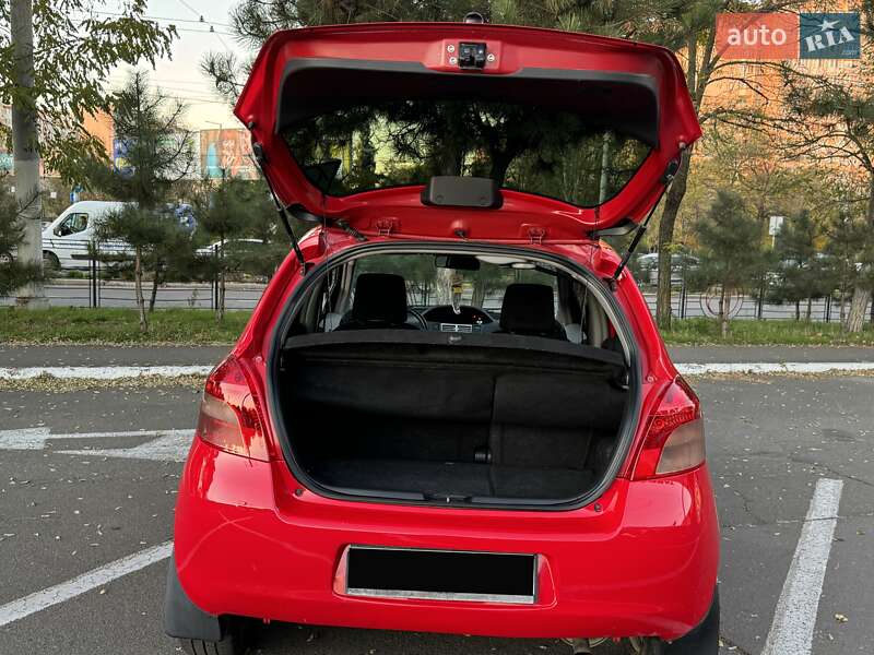 Хэтчбек Toyota Yaris 2008 в Одессе