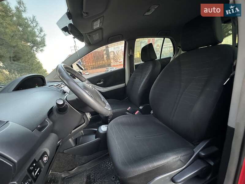 Хэтчбек Toyota Yaris 2008 в Одессе