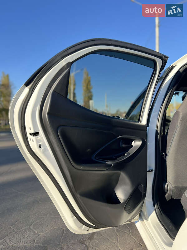 Хэтчбек Toyota Yaris 2021 в Николаеве