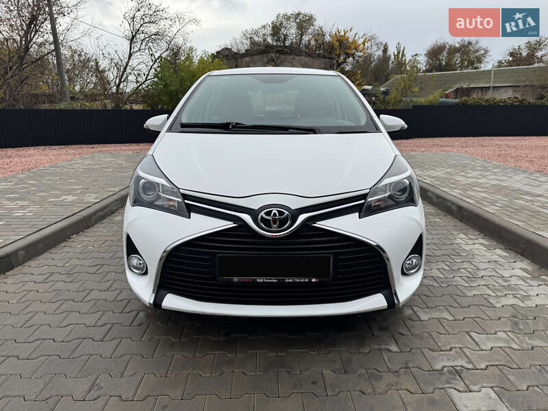 Хэтчбек Toyota Yaris 2015 в Одессе