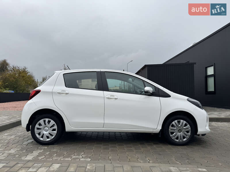 Хэтчбек Toyota Yaris 2015 в Одессе