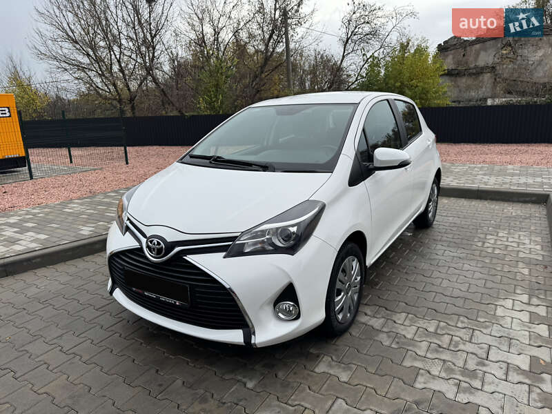 Хэтчбек Toyota Yaris 2015 в Одессе