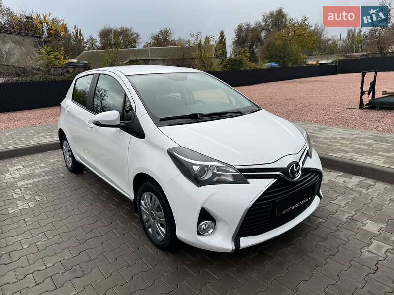 Хэтчбек Toyota Yaris 2015 в Одессе