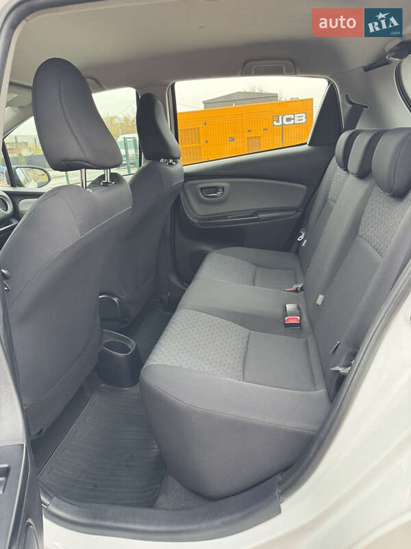 Хэтчбек Toyota Yaris 2015 в Одессе