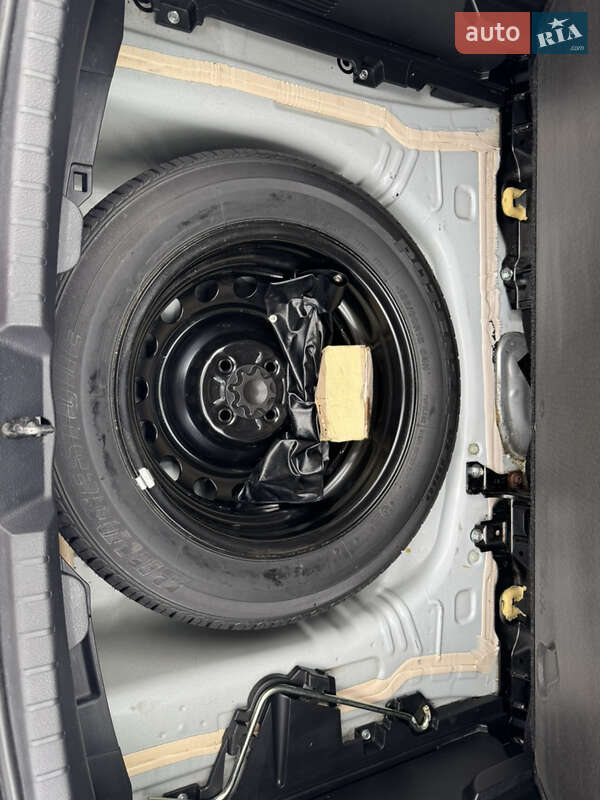 Хэтчбек Toyota Yaris 2015 в Одессе